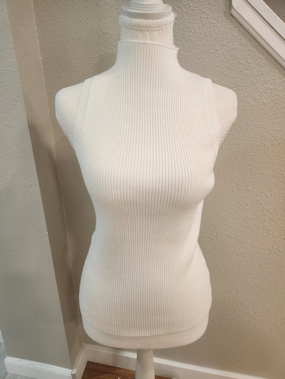Lulu's White Ribbed Mock Neck Sleeveless Tank